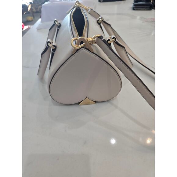 Katie Spade Small Icon Tote Cream white color worn once heart shape - Picture 4 of 9